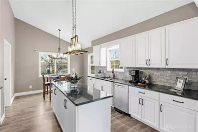 635 Breckenridge Way, Beavercreek, OH 45430 - Photo 7