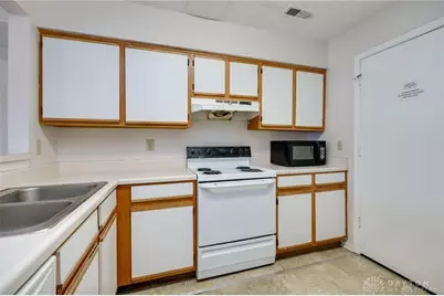 978 Irving Avenue #24, Dayton, OH 45419 - Photo 5