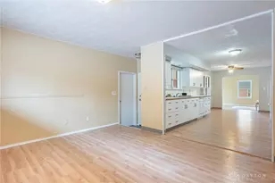 40 N Meadow Dr, Dayton, OH 45416 - Photo 11