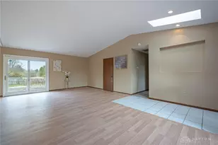 7601 Springdawn Dr, Trotwood, OH 45426 - Photo 5