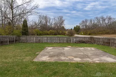 7601 Springdawn Drive, Trotwood, OH 45426 - Photo 23