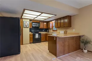 7601 Springdawn Dr, Trotwood, OH 45426 - Photo 7