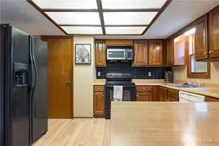 7601 Springdawn Dr, Trotwood, OH 45426 - Photo 9