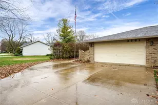 3691 Southbrook Dr, Beavercreek, OH 45430 - Photo 5