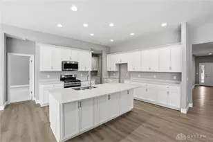 889 Reeder Cir, Dayton, OH 45458 - Photo 9