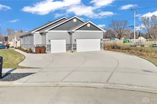 130 Allison Ct, Englewood, OH 45322 - Photo 3