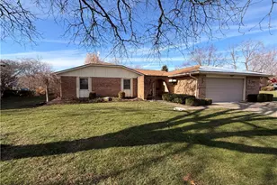 7543 Abraham Ct, Dayton, OH 45414 - Photo 3