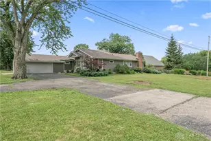 1198 W Social Row Rd, Dayton, OH 45458 - Photo 5