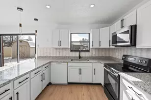 6620 Deer Bluff Dr, Dayton, OH 45424 - Photo 11