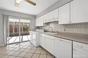 645 Skyles Rd, Englewood, OH 45322 - Photo 13