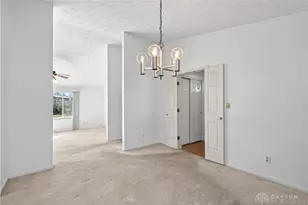 978 Marycrest Ln, Dayton, OH 45429 - Photo 11