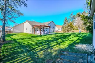 6774 Evergreen Cir, Huber Heights, OH 45424 - Photo 29