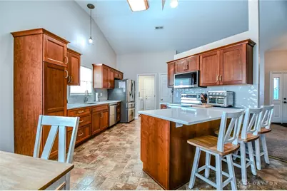 6774 Evergreen Circle, Huber Heights, OH 45424 - Photo 11