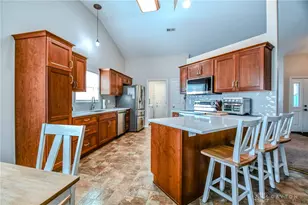 6774 Evergreen Cir, Huber Heights, OH 45424 - Photo 11