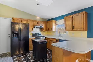 8966 Haddix Rd, Fairborn, OH 45324 - Photo 11