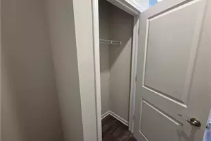 3158 Scarborough Ct, Butler Twp, OH 45414 - Photo 7