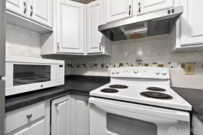 556 Shadowlawn Avenue, Dayton, OH 45419 - Photo 13