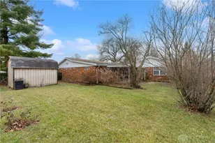 1379 Honeysuckle Dr, Fairborn, OH 45324 - Photo 21