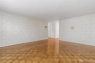 1379 Honeysuckle Dr, Fairborn, OH 45324 - Photo 7