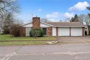 1379 Honeysuckle Dr, Fairborn, OH 45324 - Photo 19