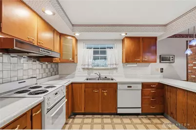 1379 Honeysuckle Drive, Fairborn, OH 45324 - Photo 3