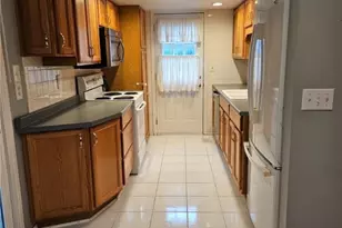 7937 Rustic Woods Dr, Dayton, OH 45424 - Photo 5