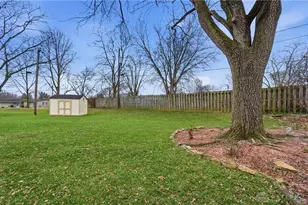 2324 Belloak Dr, Dayton, OH 45440 - Photo 37