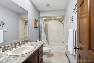 7128 Hartcrest Lane, Dayton, OH 45459 - Photo 33