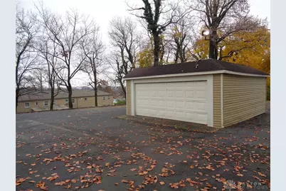 220 W Siebenthaler Avenue, Dayton, OH 45405 - Photo 9