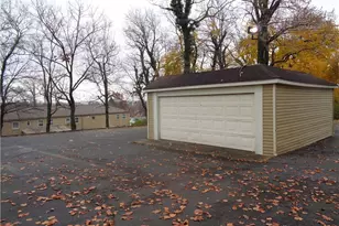 220 W Siebenthaler Ave, Dayton, OH 45405 - Photo 9