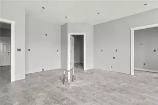 1050 Rosenthal Dr, Tipp City, OH 45371 - Photo 9