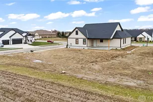 995 Rosenthal Dr, Tipp City, OH 45371 - Photo 5