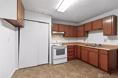 230 Pat Lane, Fairborn, OH 45324 - Photo 9