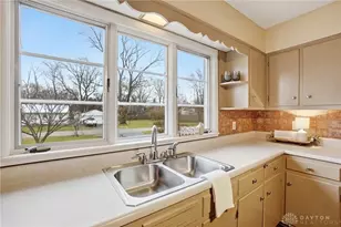 419 Candace Dr, Springfield, OH 45504 - Photo 13