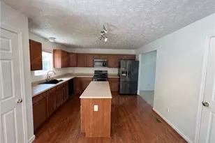 390 Chapelgate Dr, Fairborn, OH 45324 - Photo 13