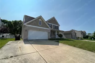 390 Chapelgate Dr, Fairborn, OH 45324 - Photo 3