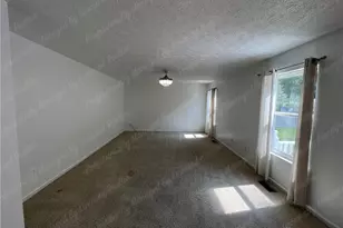 390 Chapelgate Dr, Fairborn, OH 45324 - Photo 9