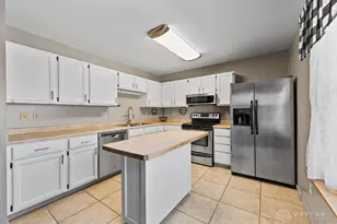 8951 Willowgate Ln, Dayton, OH 45424 - Photo 9