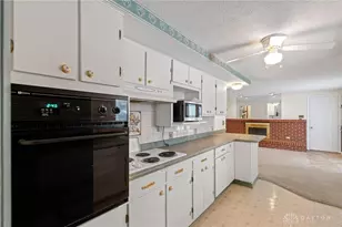 4838 Pacific Ct, Dayton, OH 45424 - Photo 9