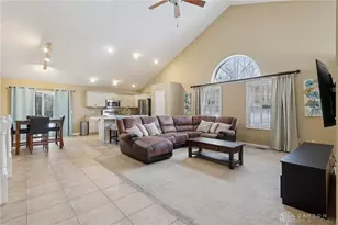 9048 Thornhill Ct, Springboro, OH 45066 - Photo 5