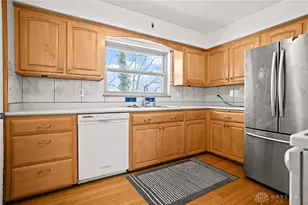 309 Winterset Dr, Englewood, OH 45322 - Photo 9