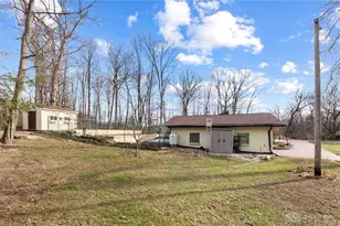 3684 Winston Churchill Dr, Beavercreek, OH 45432 - Photo 7