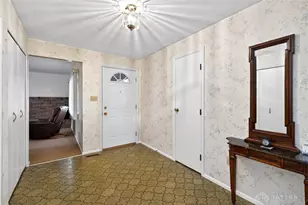 808 Fairgrove Way, Trotwood, OH 45426 - Photo 5