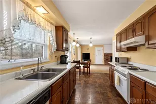 808 Fairgrove Way, Trotwood, OH 45426 - Photo 17