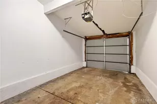 1218 Robbins Run Ct, Dayton, OH 45458 - Photo 17