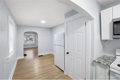 305 E Siebenthaler Avenue, Dayton, OH 45405 - Photo 9