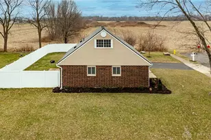 401 Kings Chapel Dr, Troy, OH 45373 - Photo 37