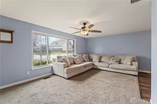 861 Gardner Rd, Dayton, OH 45429 - Photo 9