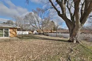 6412 Rosecrest Dr, Butler Twp, OH 45414 - Photo 31