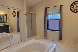 8940 Willowgate Ln, Huber Heights, OH 45424 - Photo 7